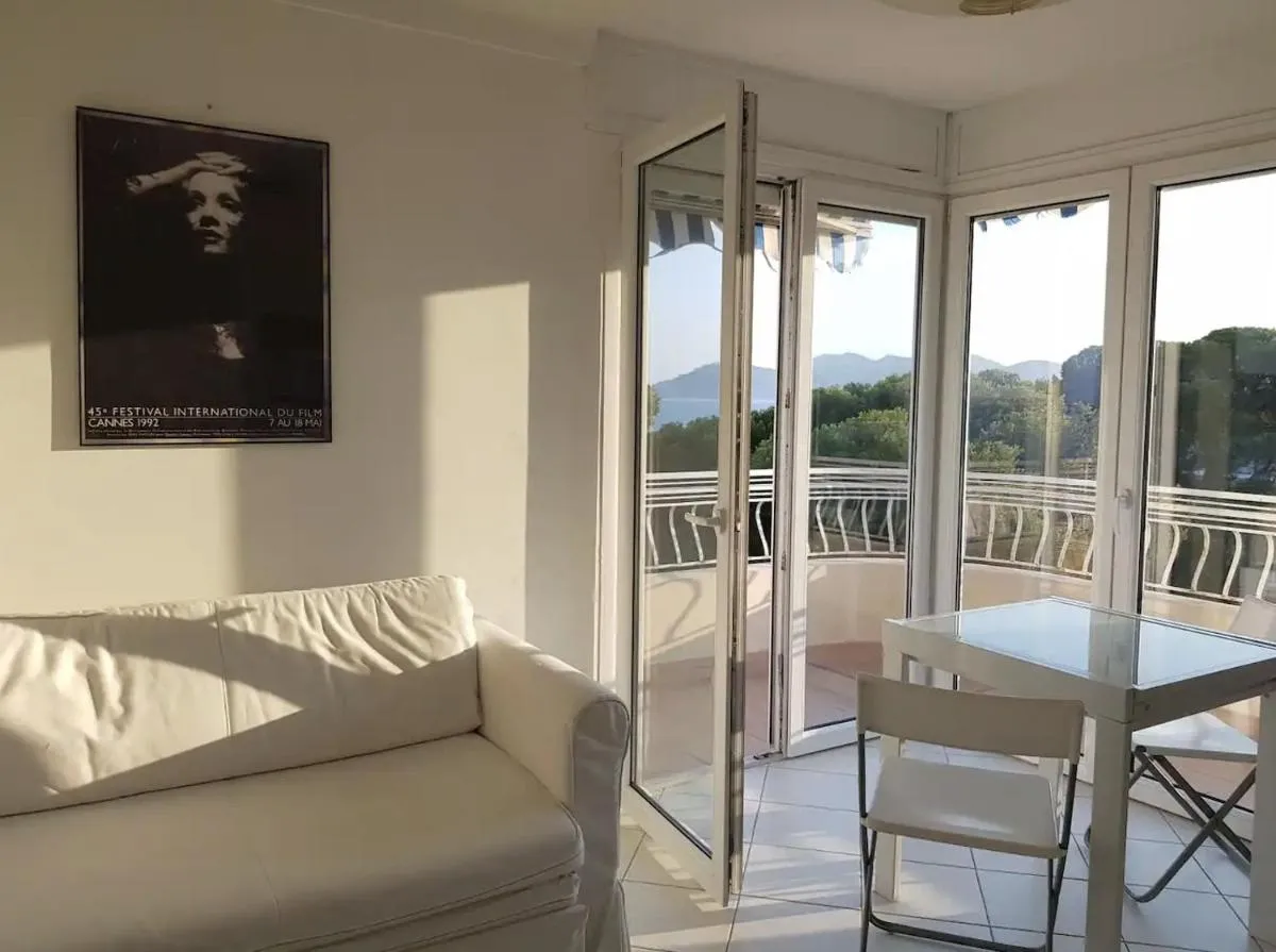 Image 2 of C060-Bel Appartement avec Vue Mer – Picaud