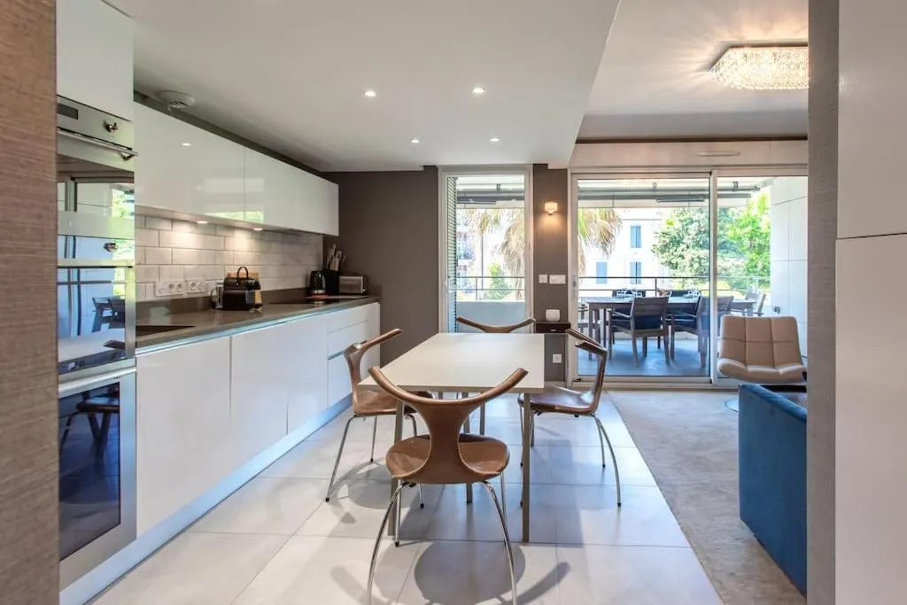 Image 4 of C2 – 2 BDR Montfleury – Pool, Garage, Terrace & AC