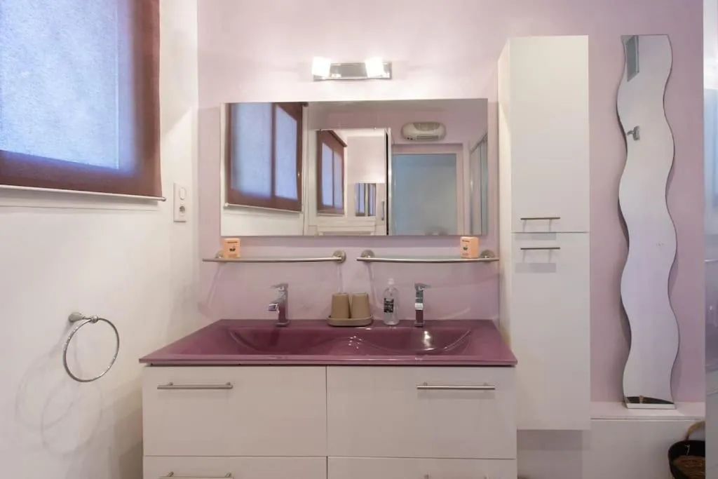 Image 6 of C9 – 2 BDR 10 min Palais Festivals & Sea – AC, Parking & Balcony