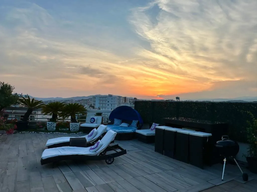 Image of CANNES CROISETTE Sea & Sky