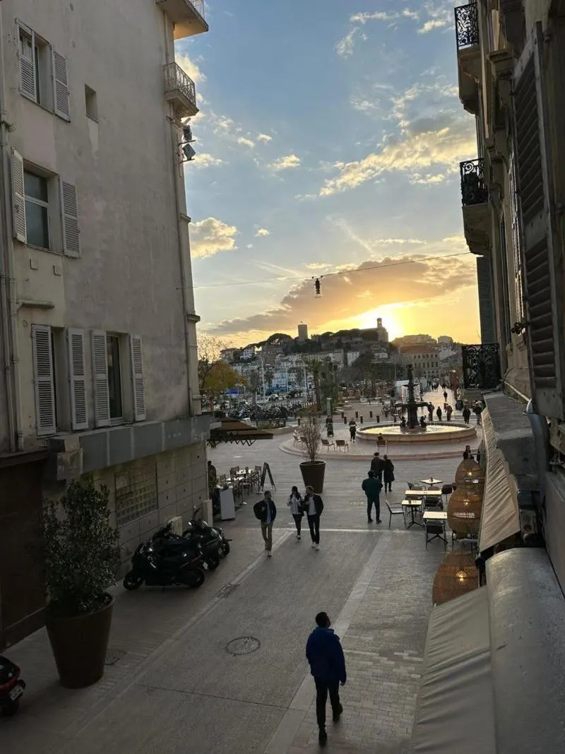 Image 6 of CANNES FESTIVALS b