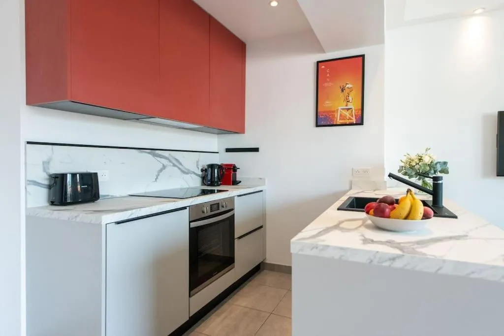 Image 5 of CROISETTE BEACH – Modern 2 Bdrs Best Location!