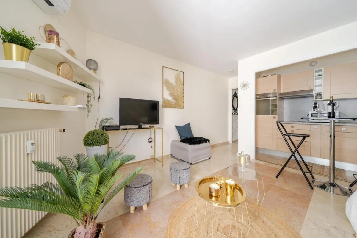 Image 3 of Cannes Croisette Studio 3 pers Cosy CLIM WIFI PKG
