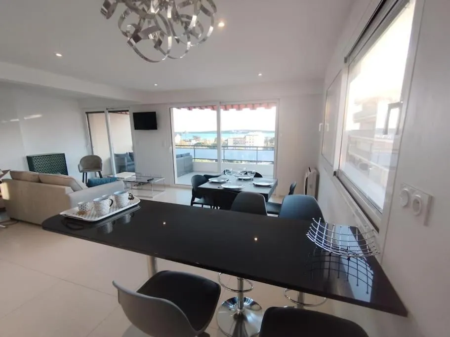 Image of Cannes Vue mer T2 61m²+ parking