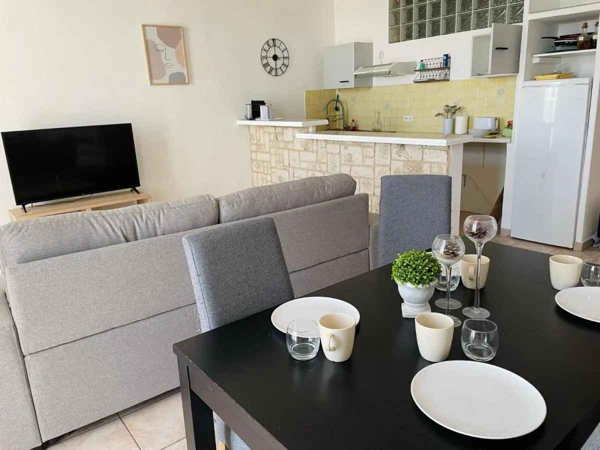 Image 3 of Cannes : Agréable et lumineux appartement vue mer