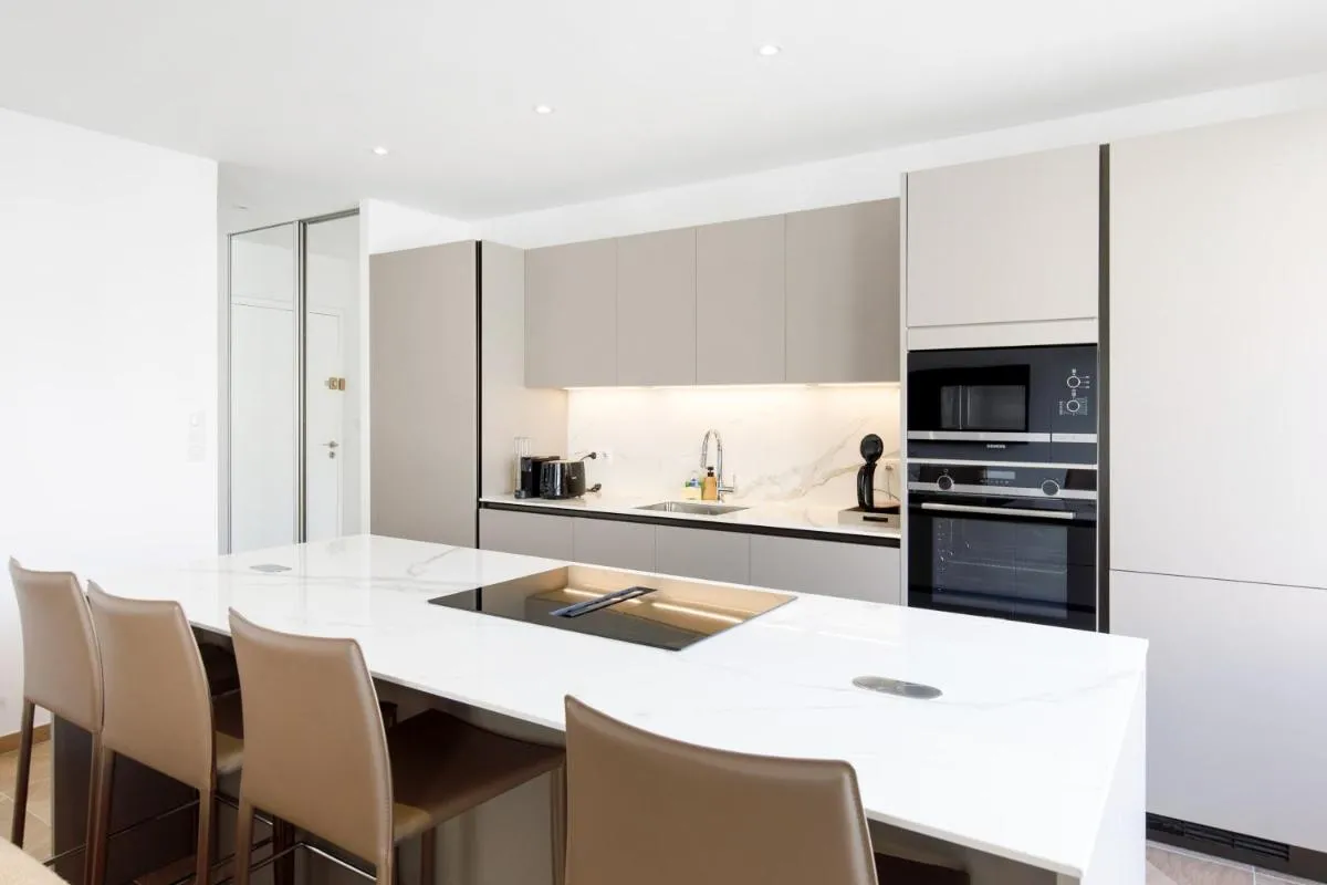 Image 3 of Carlton area lux 2 beds 2 baths