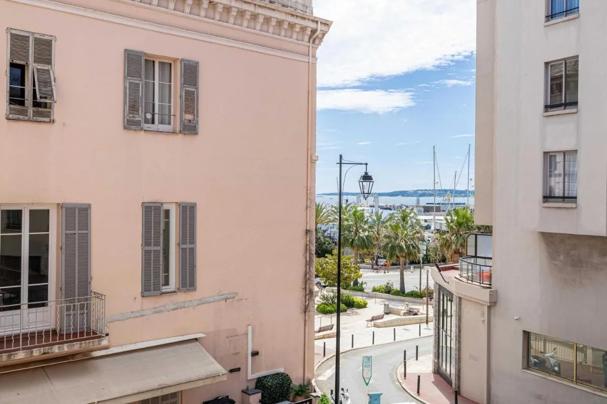 Image 2 of Charming apartment – Near the Old Port and Suquet