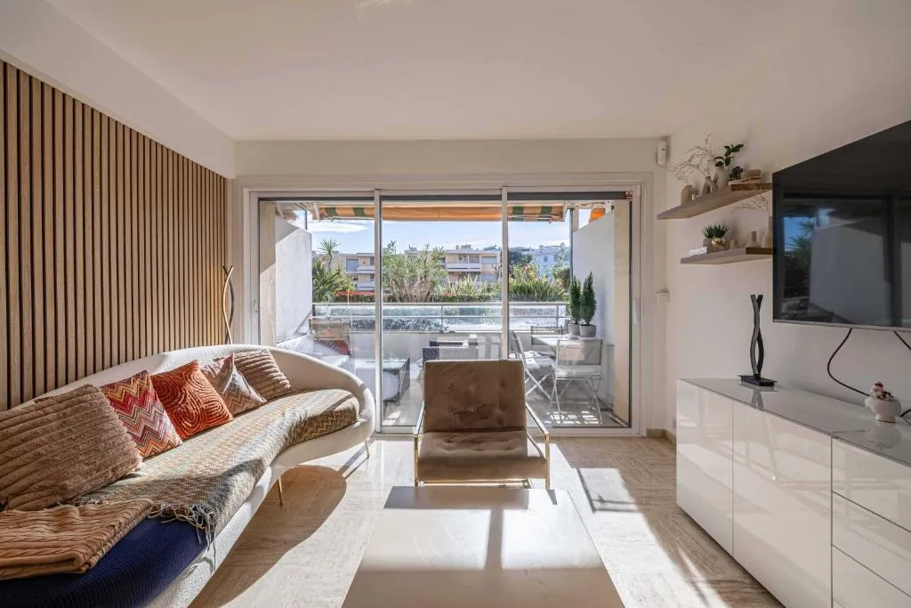 Image of Charming apartment on Boulevard Alexandre III