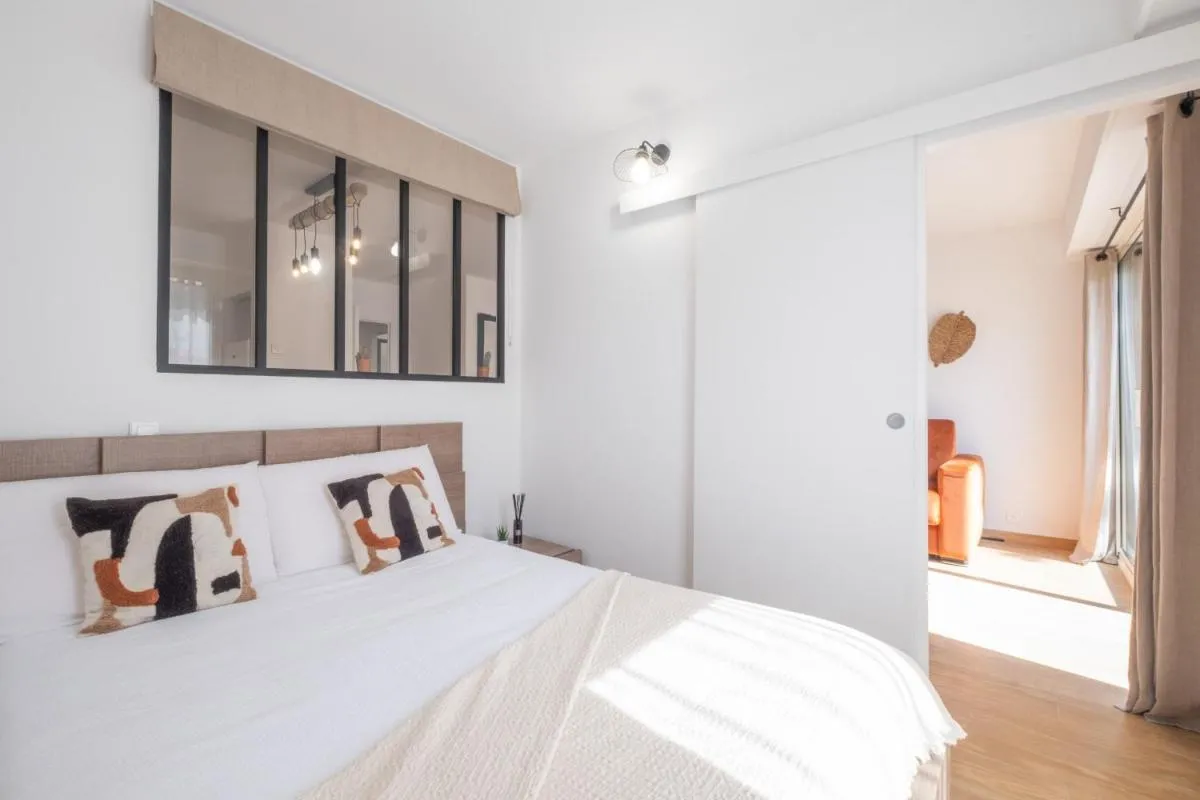 Image 3 of Comfy apartment with residential swimming pool