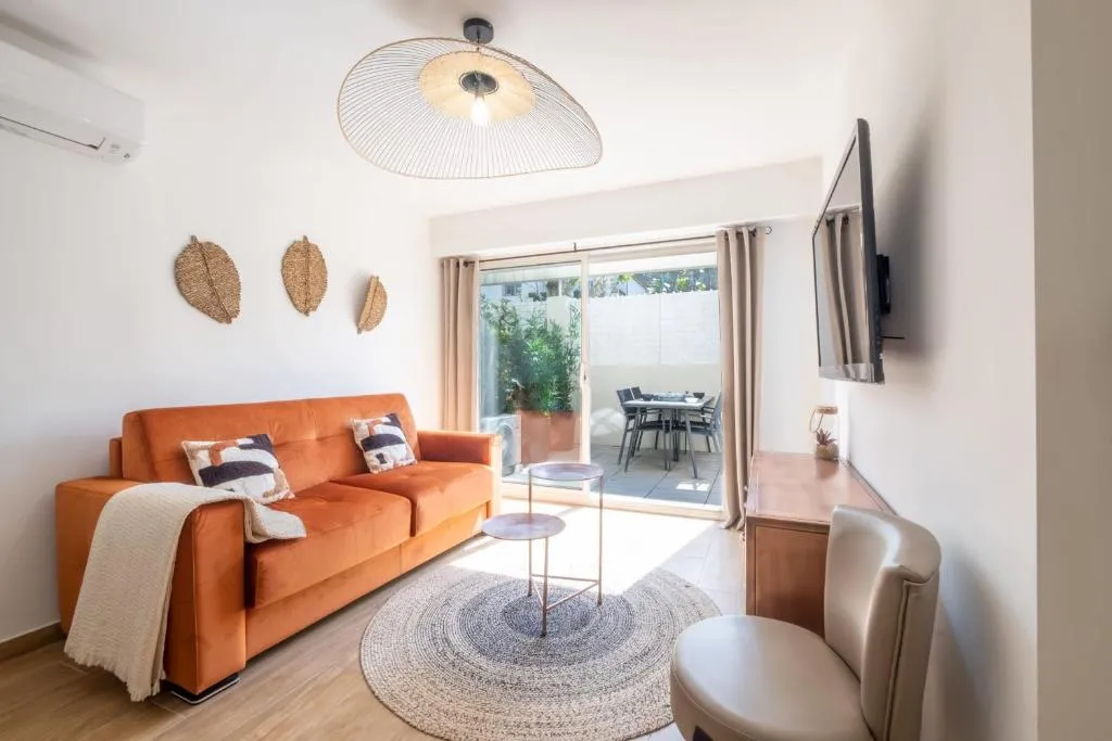 Image of Comfy apartment with residential swimming pool