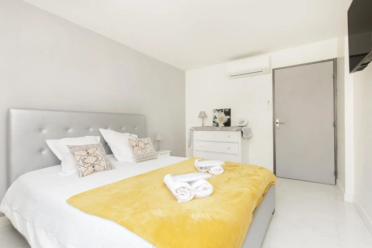 Image 1 of Cosy YourHostHelper