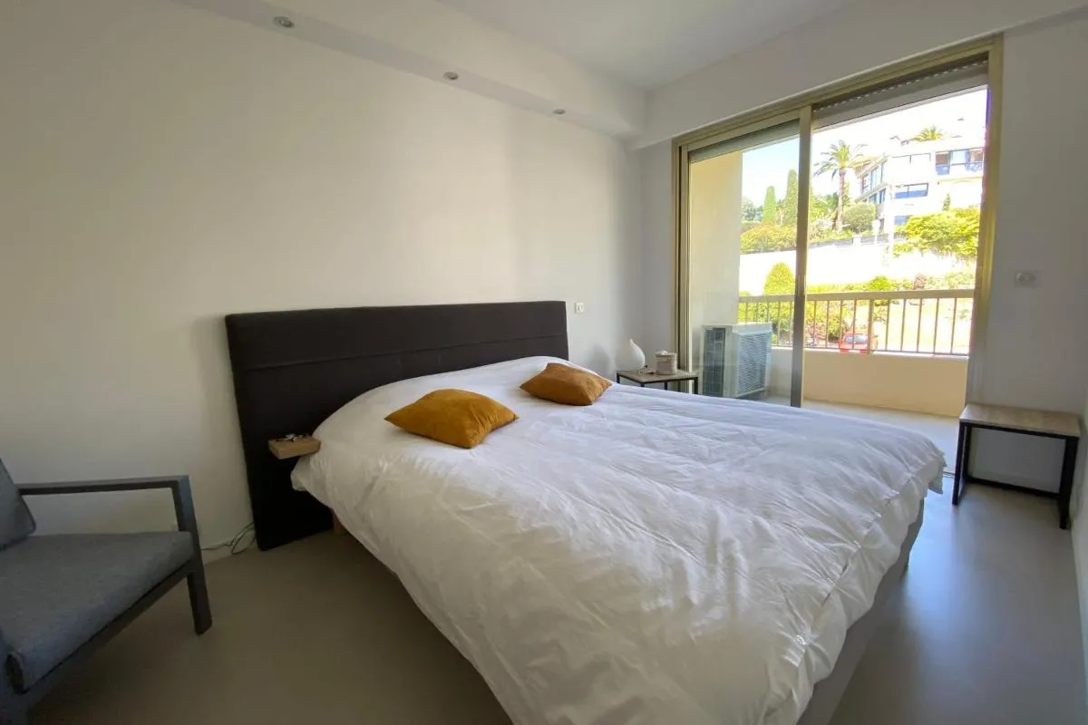 Image 1 of Exceptional Cannes Center sea view and swimming pool LIVE IN PARC BRUYERE