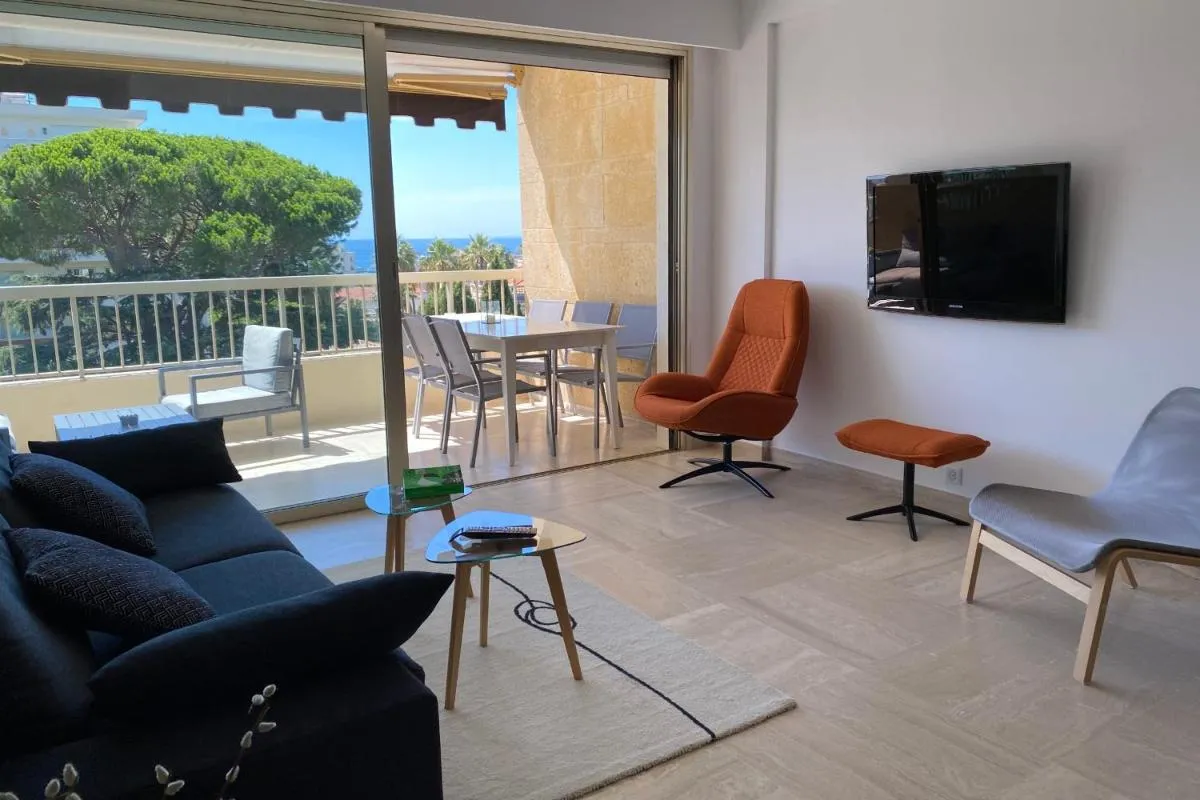 Image 5 of Exceptional Cannes Center sea view and swimming pool LIVE IN PARC BRUYERE