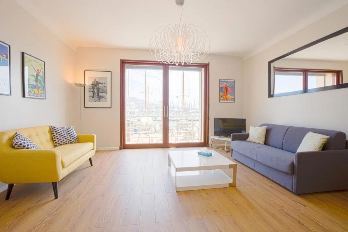 Image 4 of Fully AC, Port-view, 2 min beach and Palais