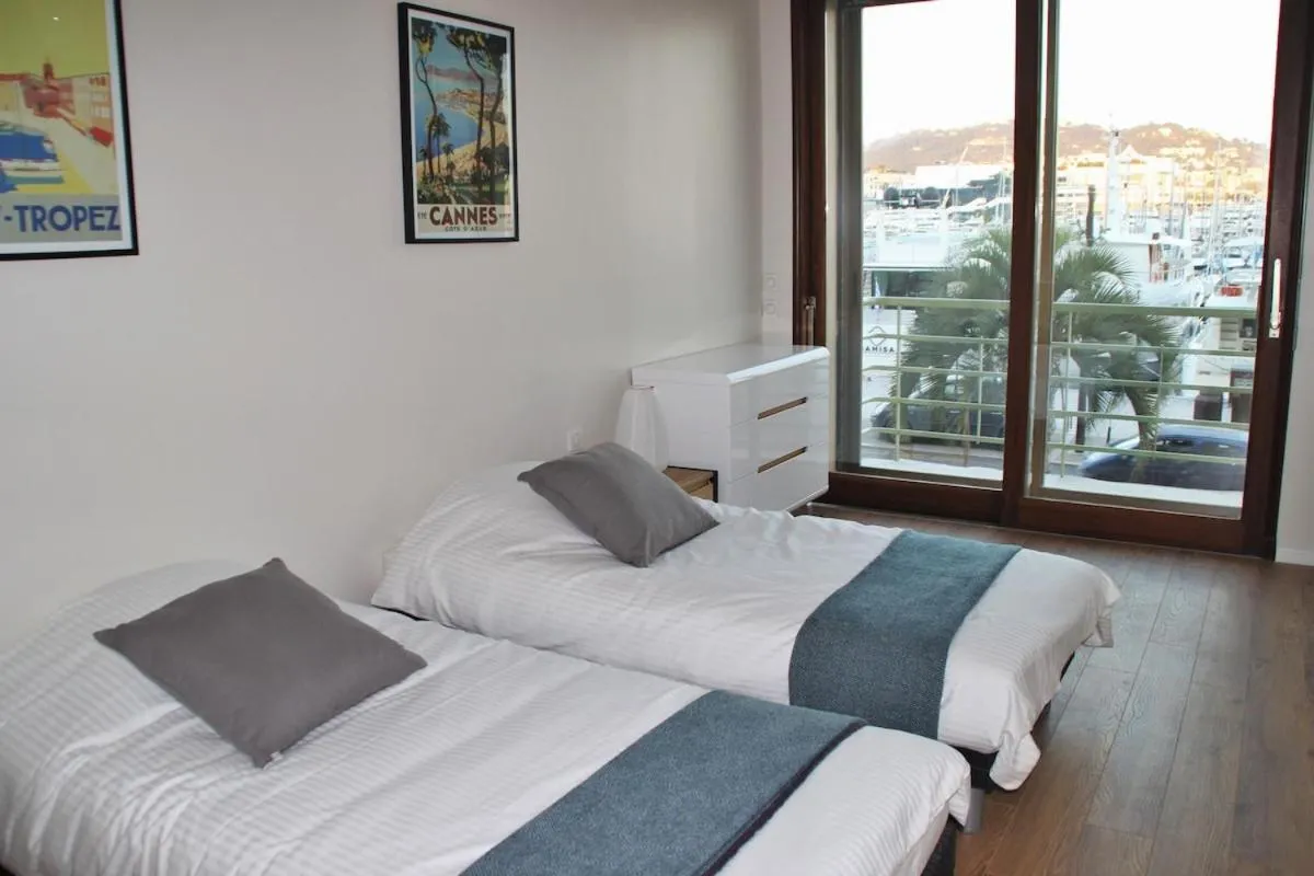 Image 6 of Fully AC, Port-view, 2 min beach and Palais