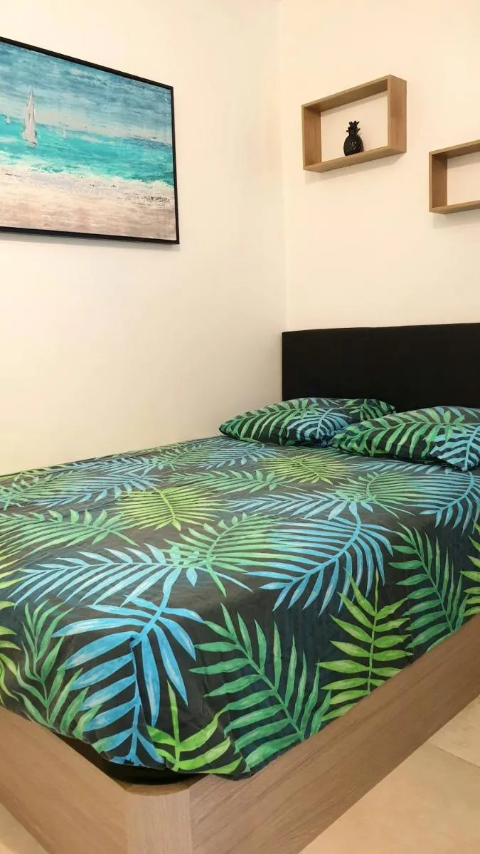 Image 5 of Garden and beach sea view apartment Cannes
