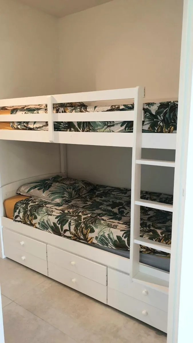 Image 4 of Garden and beach sea view apartment Cannes