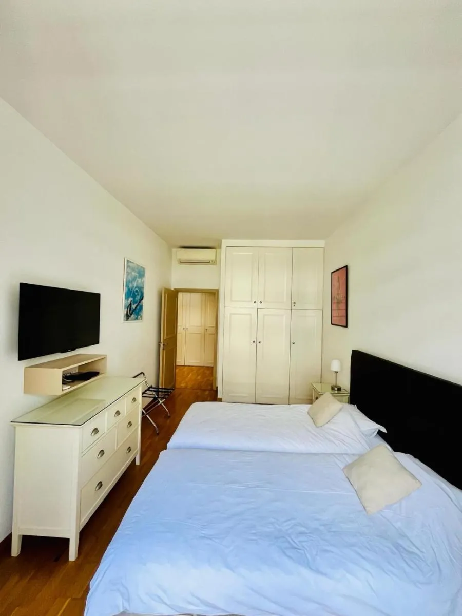 Image 3 of Golden Triangle 2Br/2Ba
