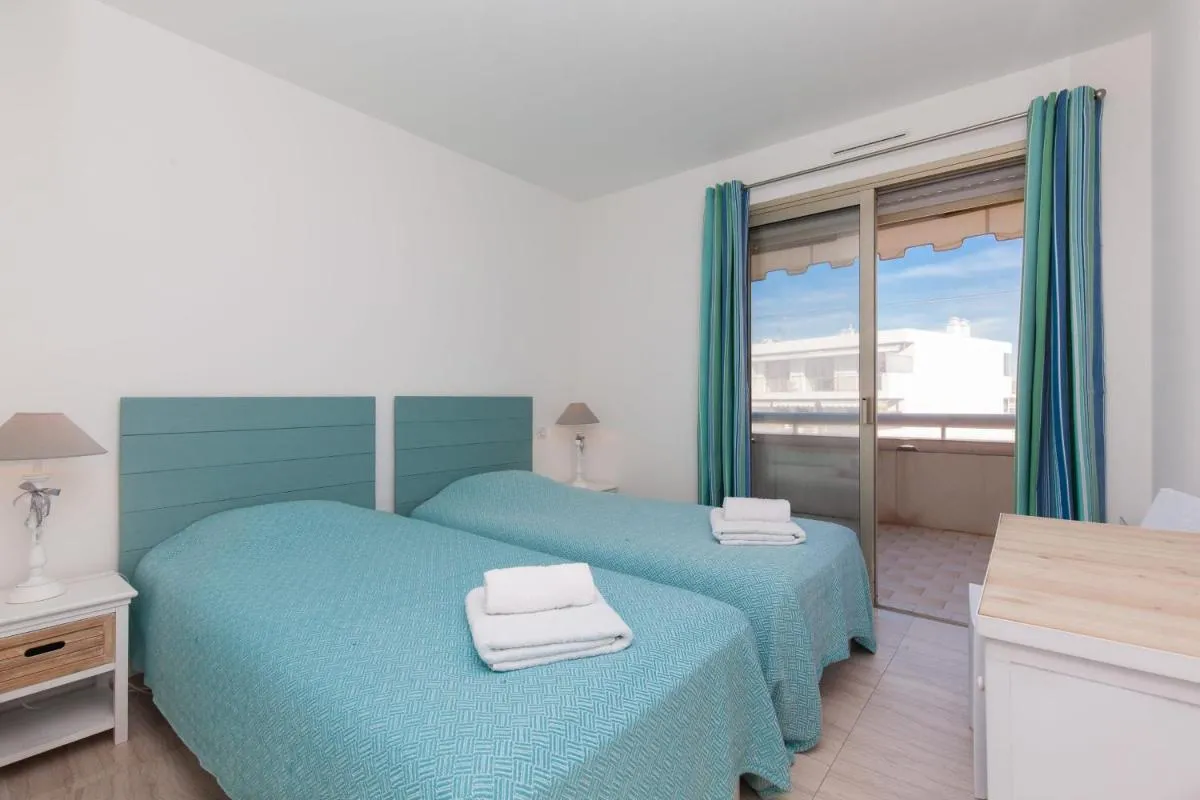 Image 2 of High-Standard 2-Bedroom Apartment with Sea View and Large Terrace