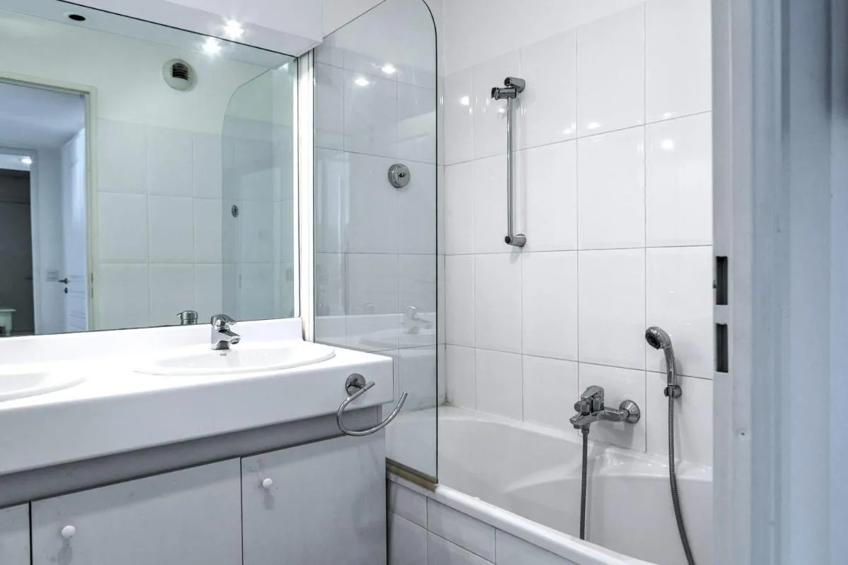 Image 3 of IMMOGROOM – 3min from beach – AC – 10min from Palais – Wifi
