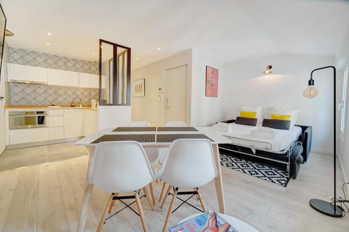 Image 1 of IMMOGROOM – AC – 5min from the beaches 8 min from Palais