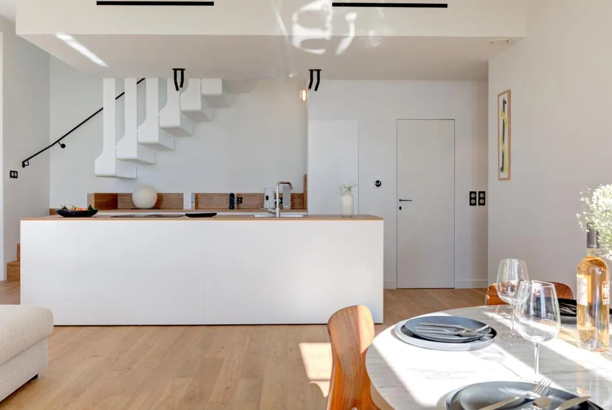 Image 2 of IMMOGROOM – Appartements luxueux – 2min du Palais – Vue mer – Clim