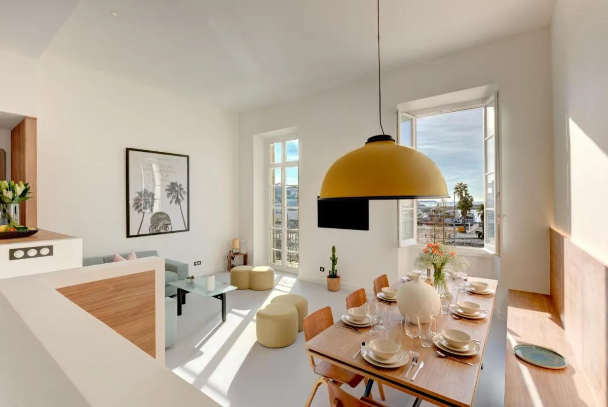 Image 3 of IMMOGROOM – Appartements luxueux – 2min du Palais – Vue mer – Clim