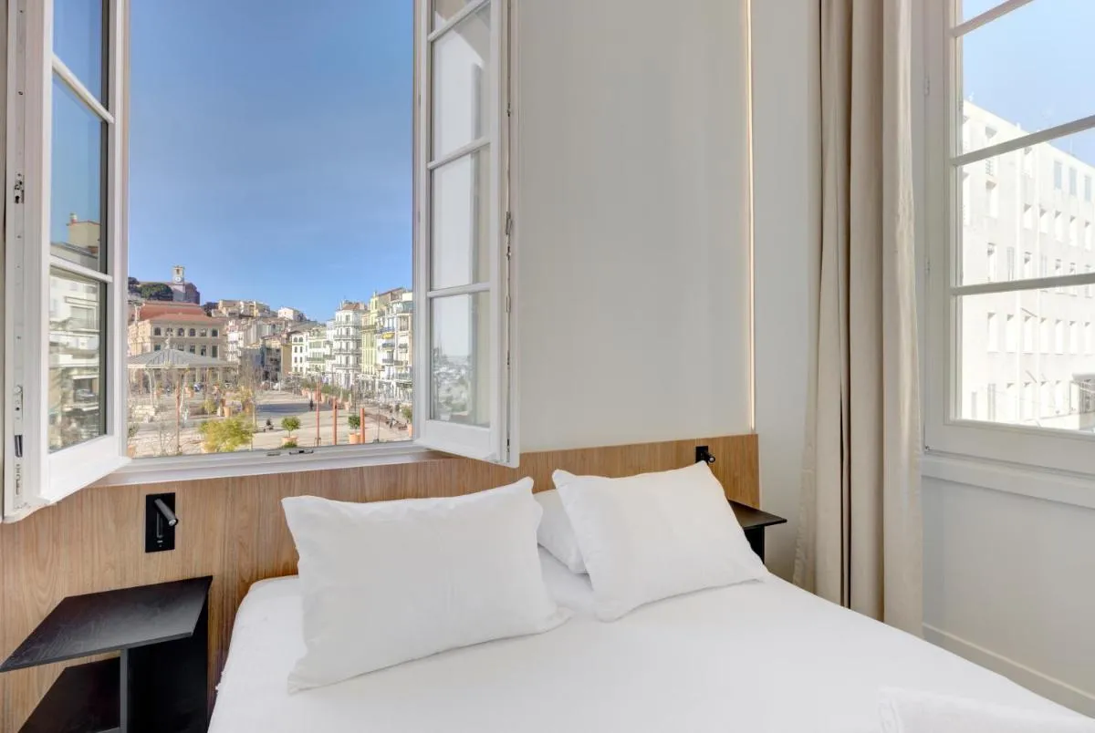 Image 1 of IMMOGROOM – Appartements luxueux – 2min du Palais – Vue mer – Clim