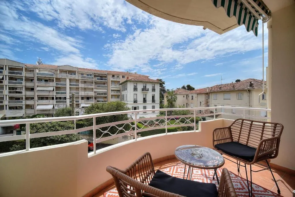 Image of IMMOGROOM – Spacious 3-room apartment – Garage – Terrace – Air conditioning