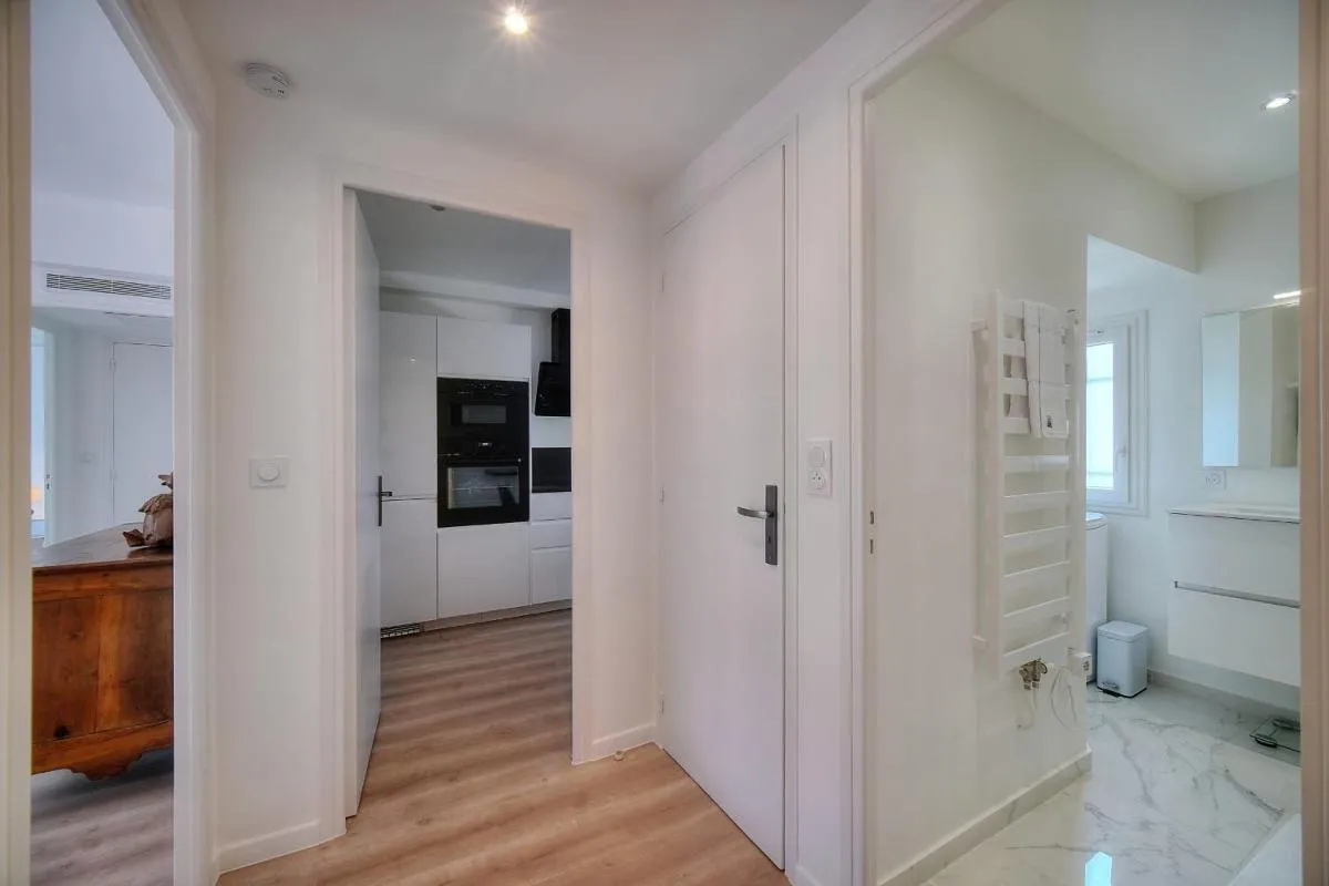 Image 5 of IMMOGROOM – Spacious 3-room apartment – Garage – Terrace – Air conditioning