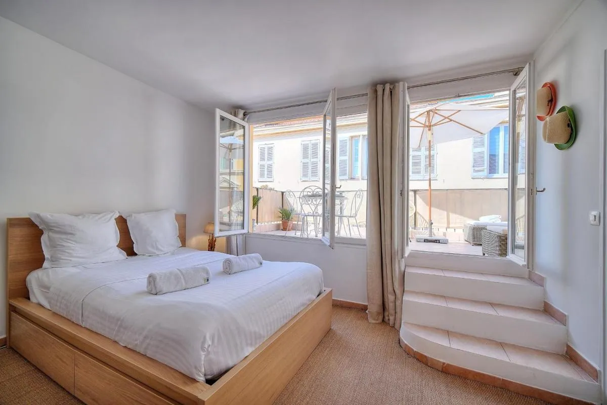 Image 5 of IMMOGROOM – Splendid Terrace – Studio – Central