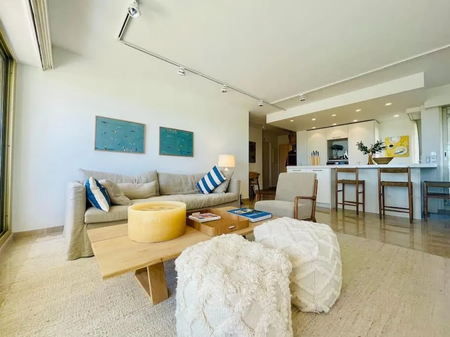Image of Le Bluebay – Luxurious 2 bedrooms seaview swimming pool carpark