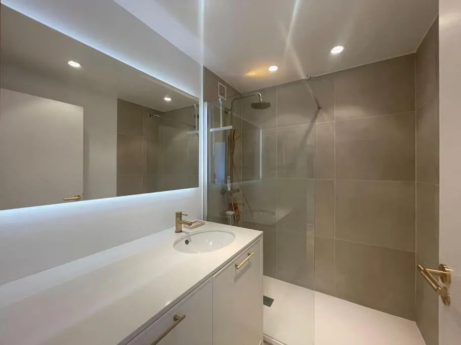 Image 2 of Le Bluebay – Luxurious 2 bedrooms seaview swimming pool carpark