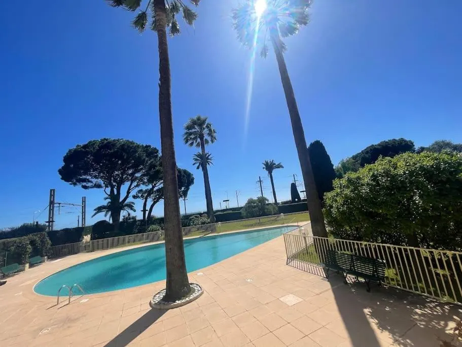 Image 3 of Le Bluebay – Luxurious 2 bedrooms seaview swimming pool carpark