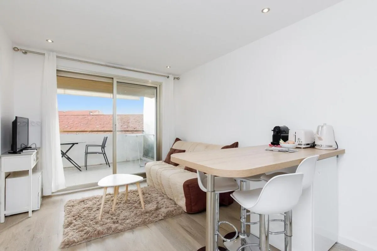 Image 3 of Le Chataigner – Center – Parking – Clim – Wifi