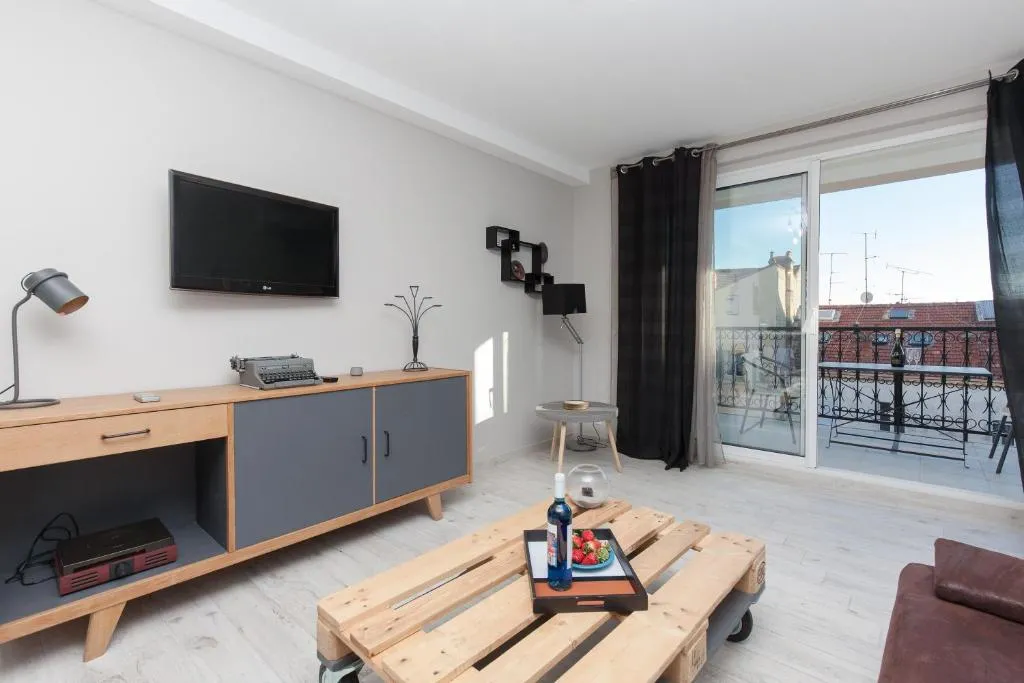 Image of Loft 3 pièces duplex 3 étoiles calme centre ville à 5 mn des plages et palais