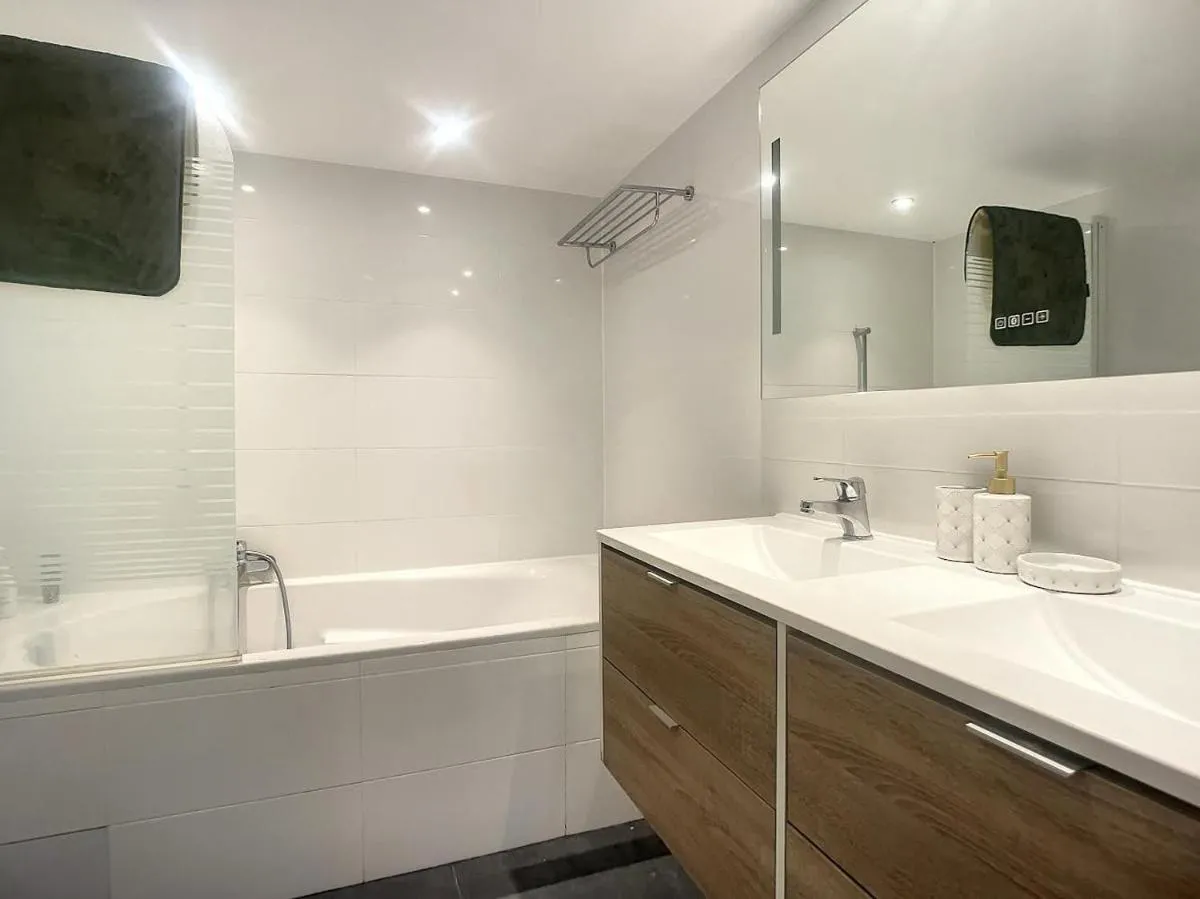 Image 2 of Loft moderne dans le centre de Cannes