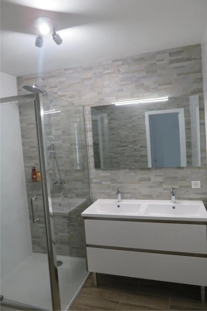 Image 6 of Luxe 6 couchages proxi bord de mer centre ville