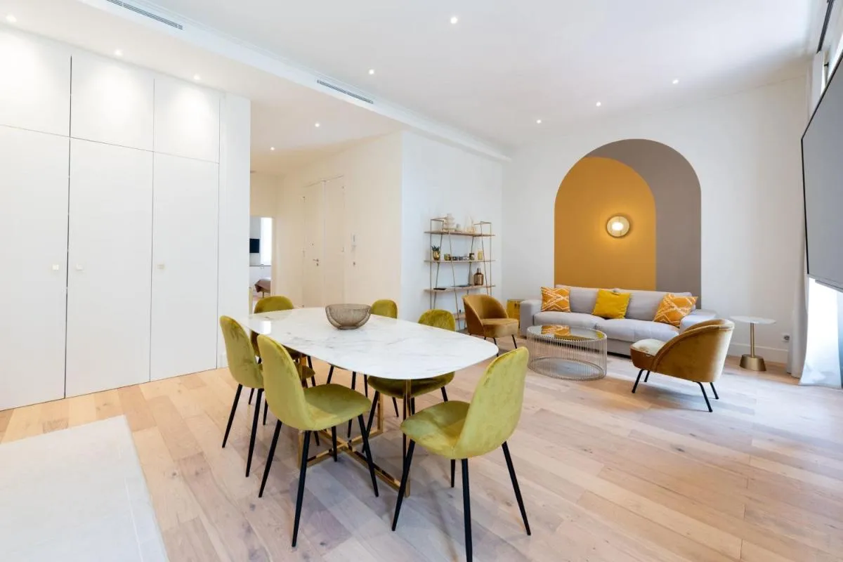 Image 3 of Luxury Apartment – Heart of Cannes – Rue d’Antibes