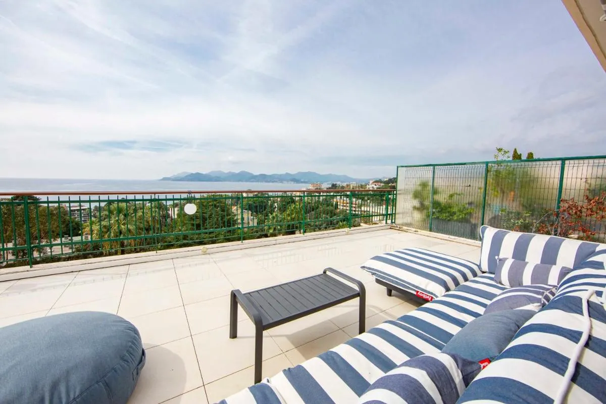 Image 1 of Luxury penthouse breathtaking sea view 200m2 terrace in the Cannes center