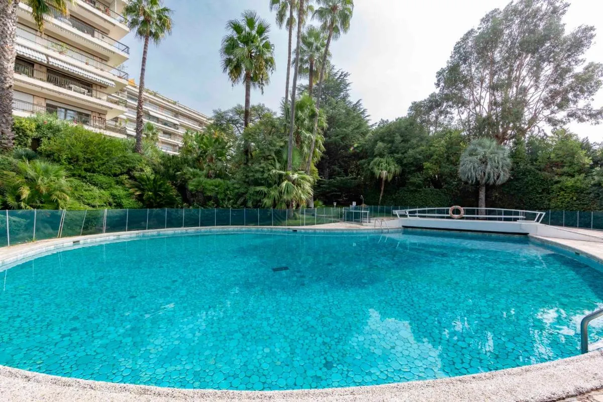 Image 3 of Luxury penthouse breathtaking sea view 200m2 terrace in the Cannes center