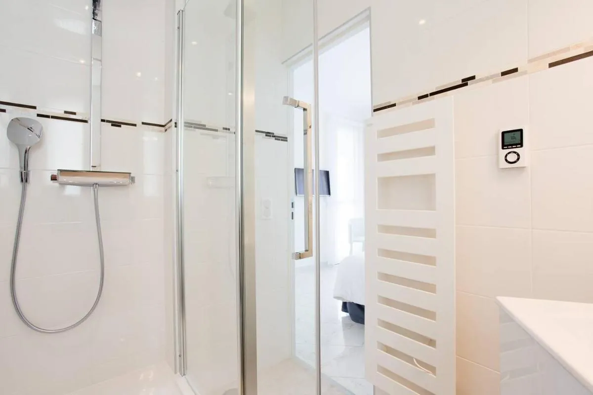 Image 2 of MARIOTT AREA: SUNNY 2 BEDS /2 BATHS