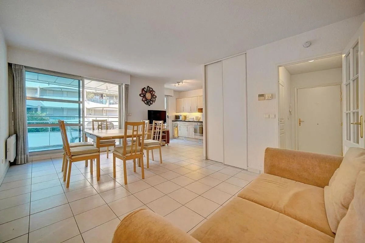 Image 3 of MODERNE 3 PIECES CANNES CENTRE AVEC BALCON l! A2B67