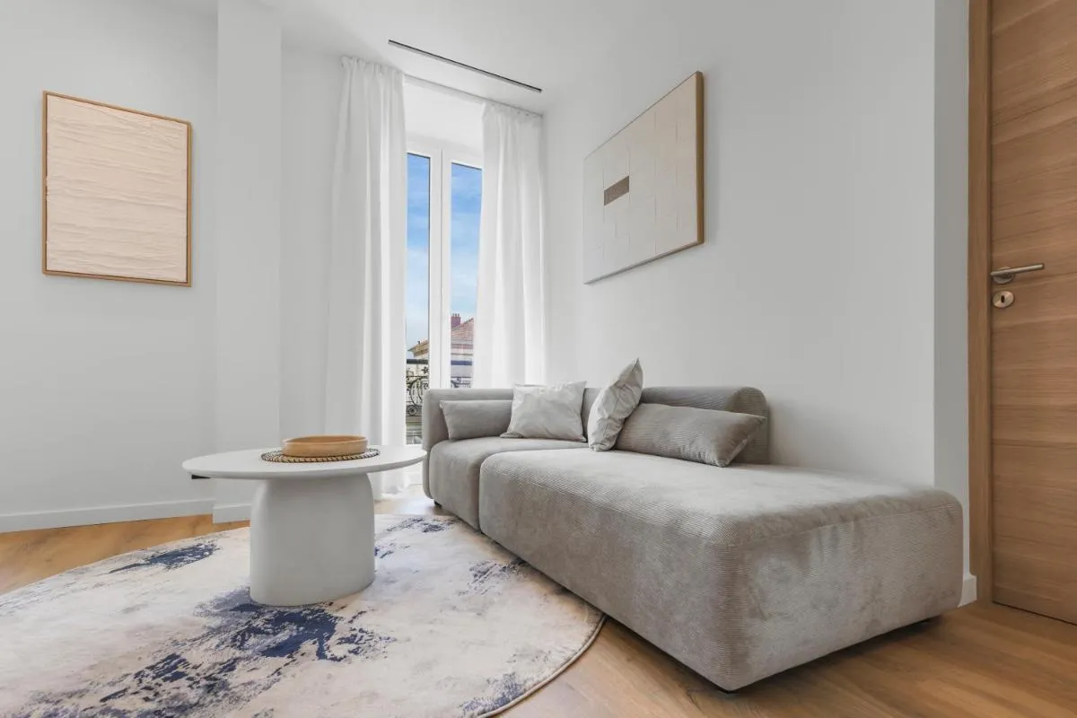 Image 2 of Magnifique appartement centre-ville – Palais 5min