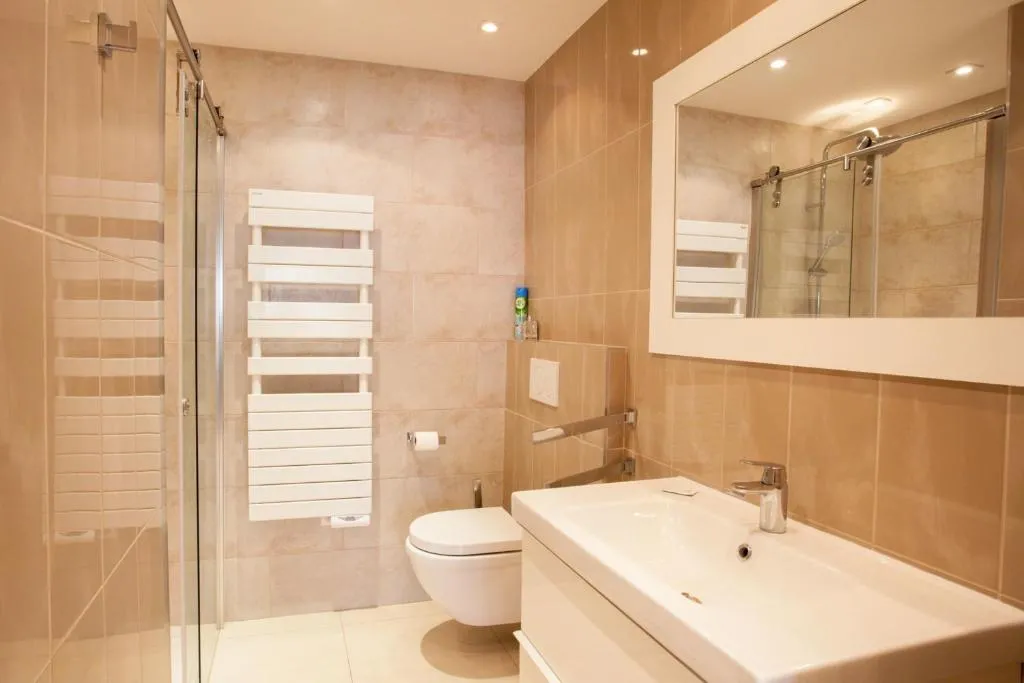 Image of Modern two bedroom apartment with two bathrooms, just behind the CARLTON