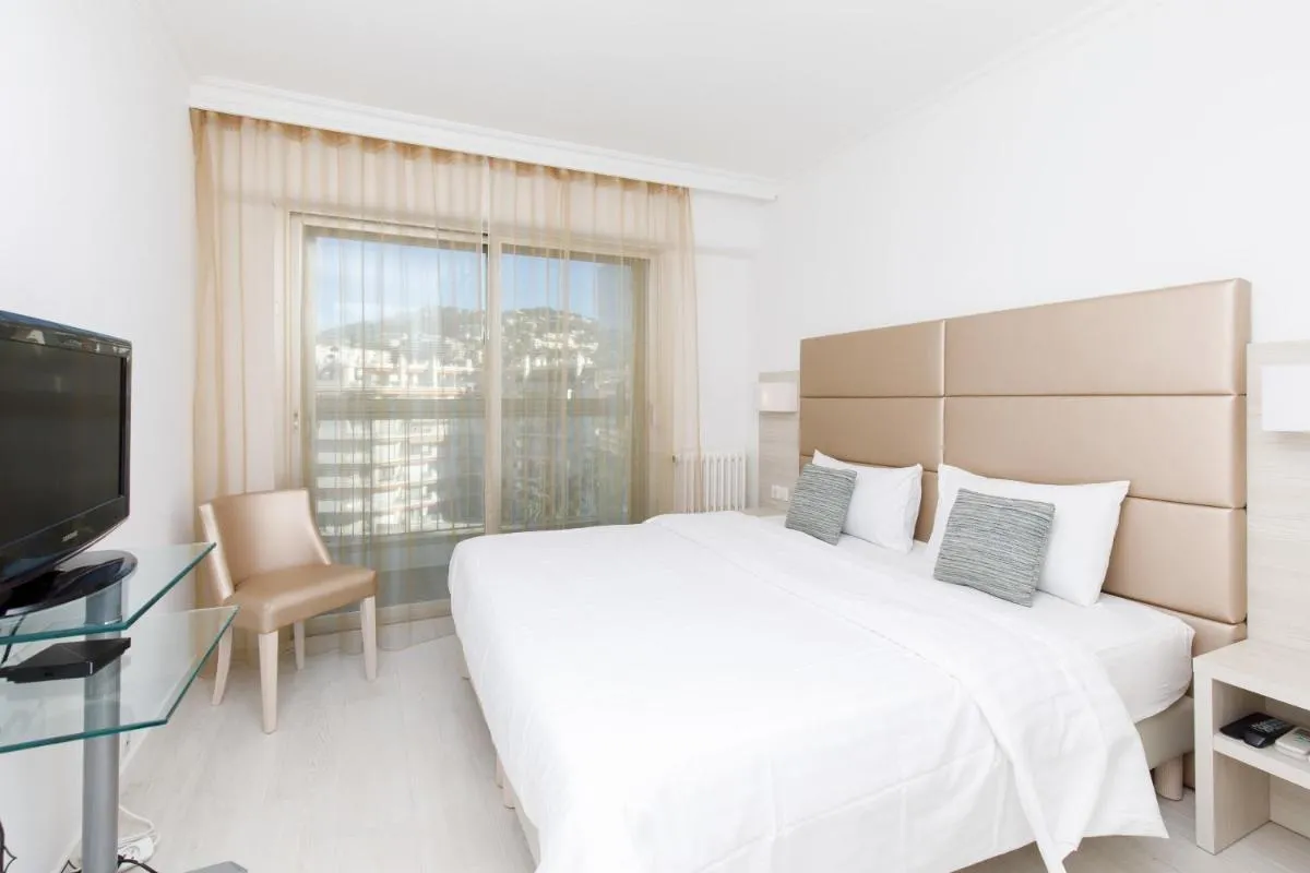 Image 1 of On La Croisette deluxe 2 bedrooms 2 baths