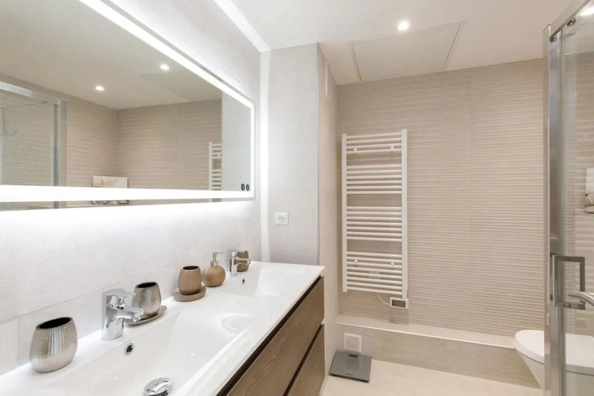 Image 2 of On La Croisette deluxe 2 bedrooms 2 baths