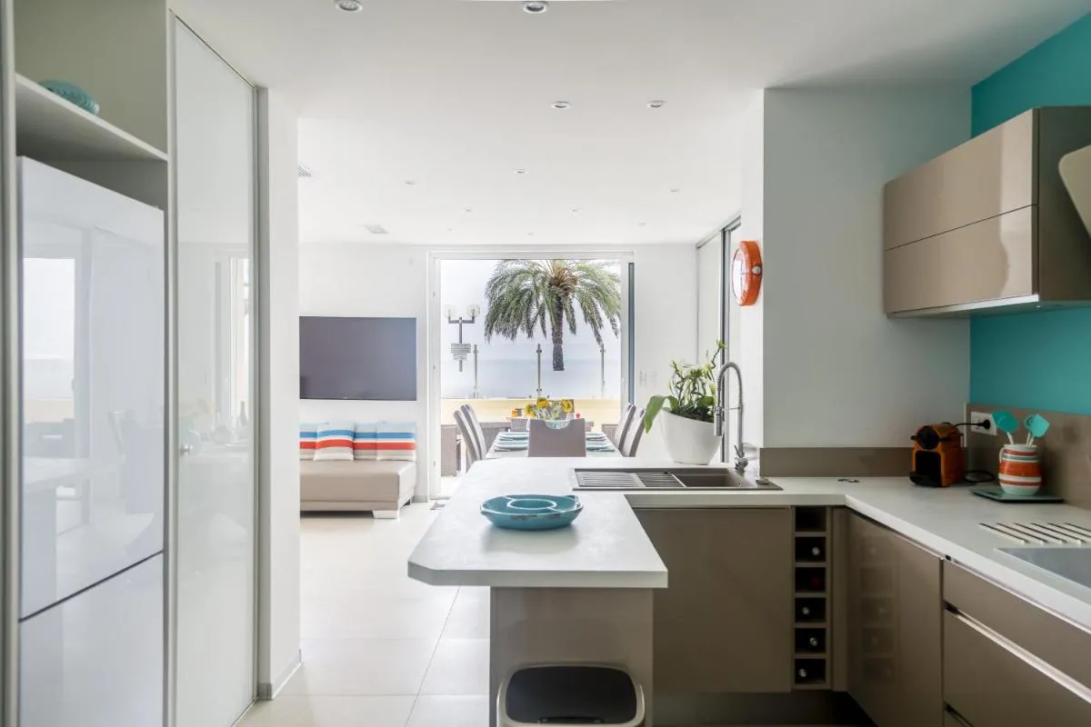 Image 3 of PLAGE Ground floor apartment on seafront with large terrace