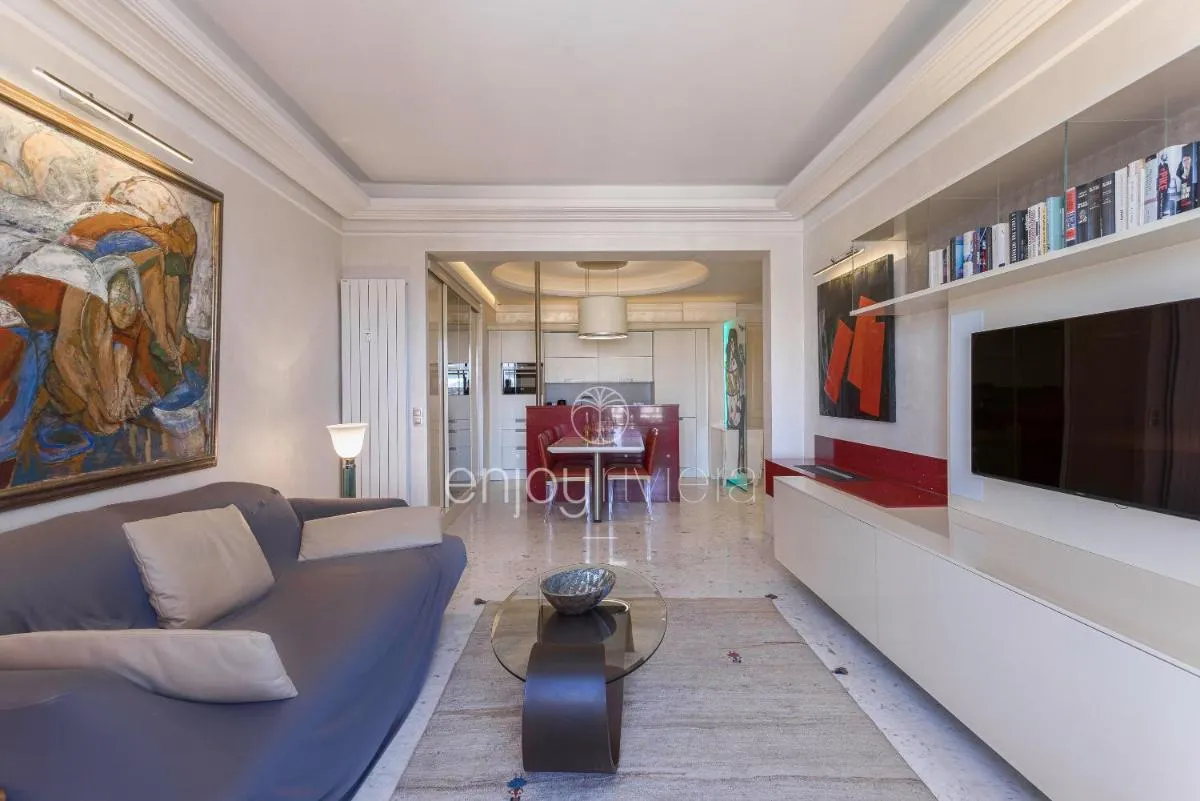 Image 4 of Palais Miramar Suite Art Modern – Derniere étages Vue Mer – 75m de confort – En Face des Plages -WIFI – Clim