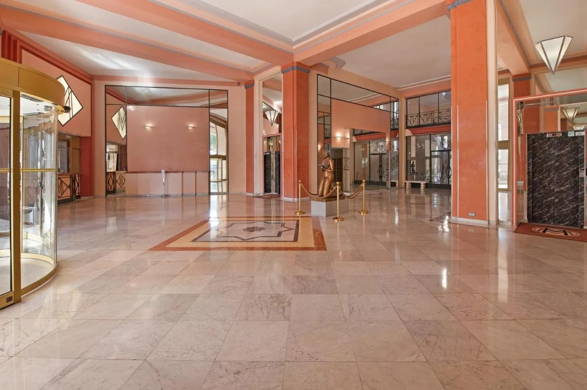 Image 6 of Palais Miramar – Suite Blue Room – Vue Mer -Croisette Emplacement Unique – 20M Plage – WIFI – Clim